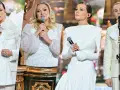 Artyści w białych strojach na scenie. Czy to świąteczne wydanie "Jaka to melodia"?