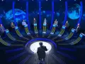 Dziesięciu uczestników w kosmicznym studiu czeka na rozpoczęcie gry. Kto okaże się jeden z dziesięciu, gdy nowe odcinki ruszą?