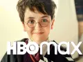 Chłopiec w okularach jak Harry Potter z klapsem filmowym. Chcesz wiedzieć, harry potter gdzie obejrzeć? Sprawdź HBO Max!