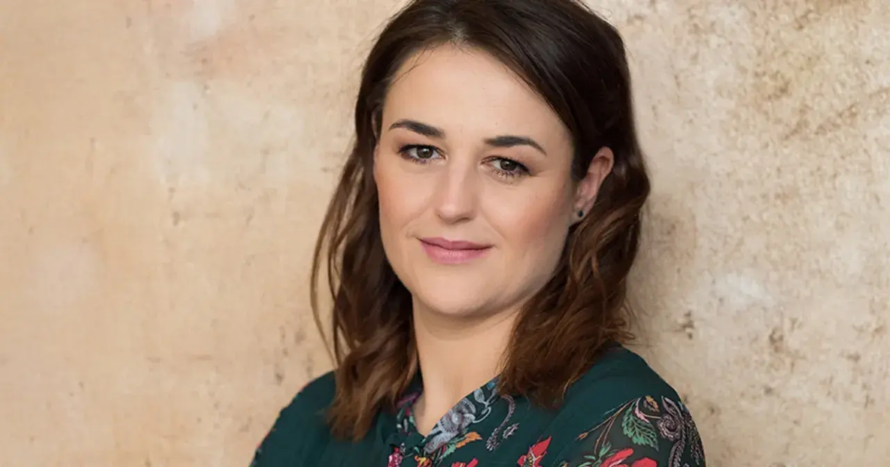Uśmiechnięta prezenterka TVN24, znana z wielu programów. Jej nazwisko to Joanna Racewicz.