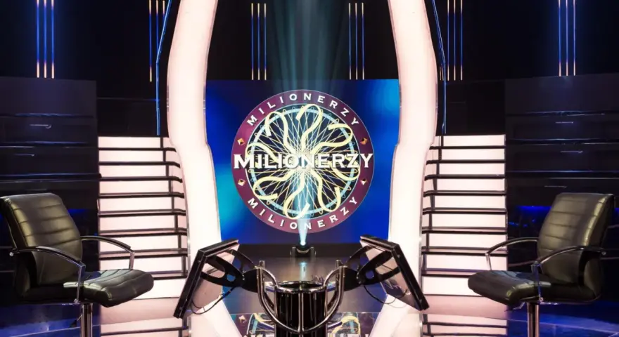 Studio "Milionerzy" gotowe na kolejnych uczestników. Czy ktoś z nich ma IQ jak członkowie Mensa?