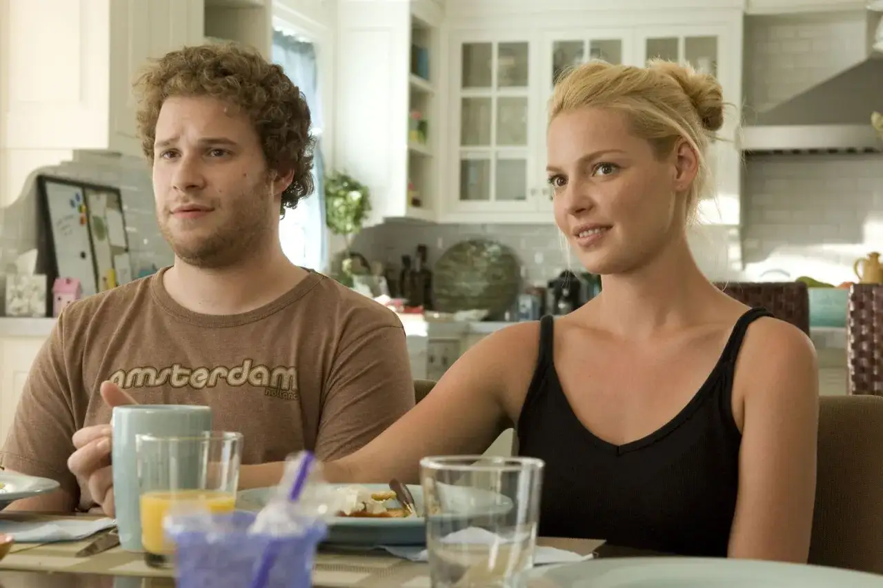 Katherine Heigl w filmach, serialach i programach. Ona i Seth Rogen podczas śniadania w kuchni.
